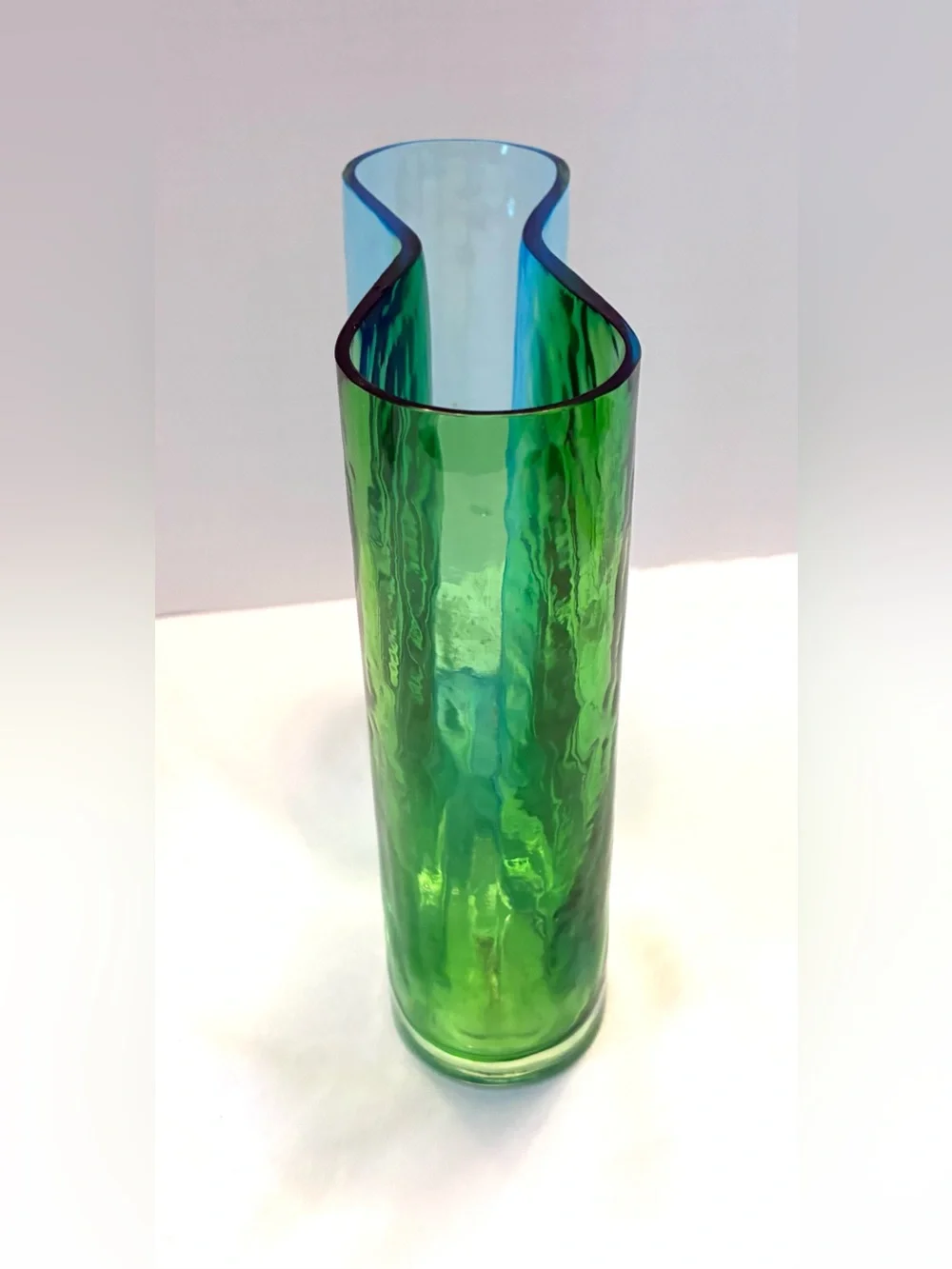 Vintage Southern Living at Home blown art glass wave infinity vase